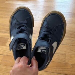 Nike Kids Navy Sneakers with Gum Outsole and White Swoosh